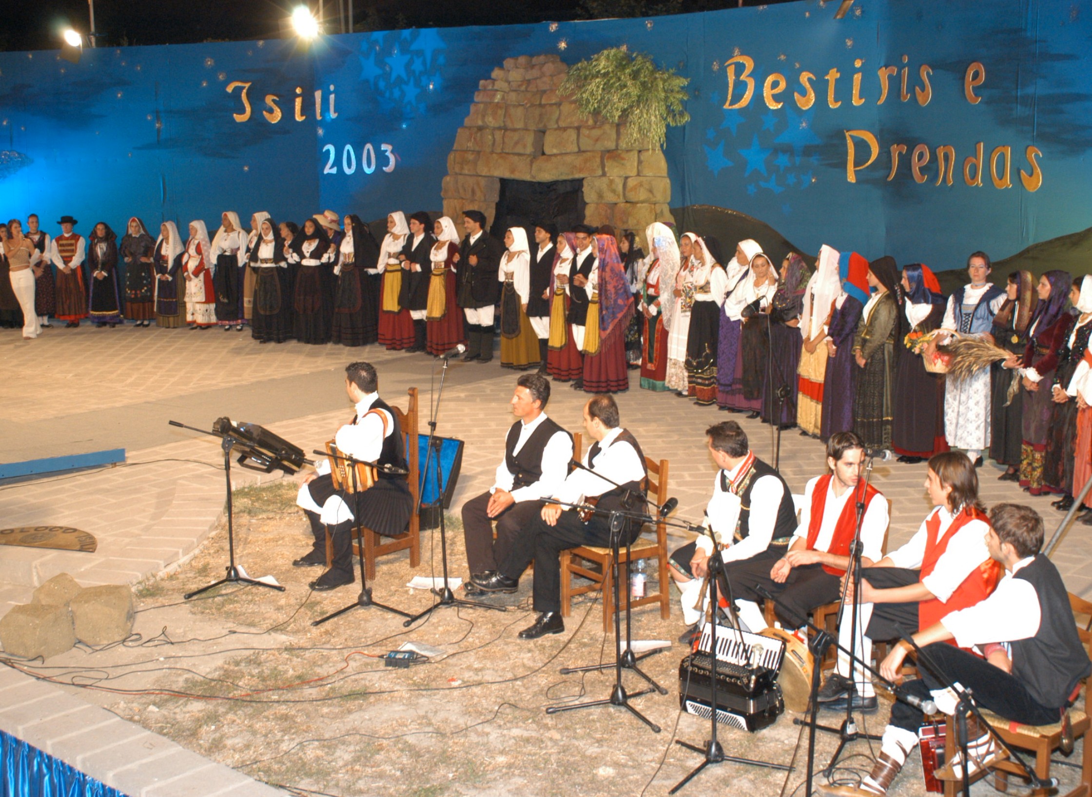 manifestazione Bestiris e Prendas (costumi e gioielli)